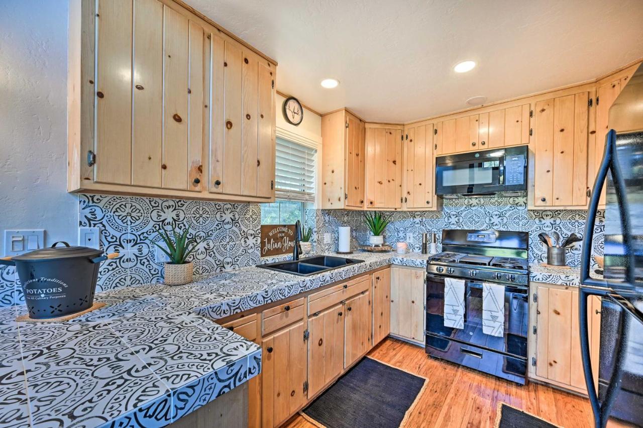 Inviting Julian Home With Scenic View And Hot Tub Exterior foto