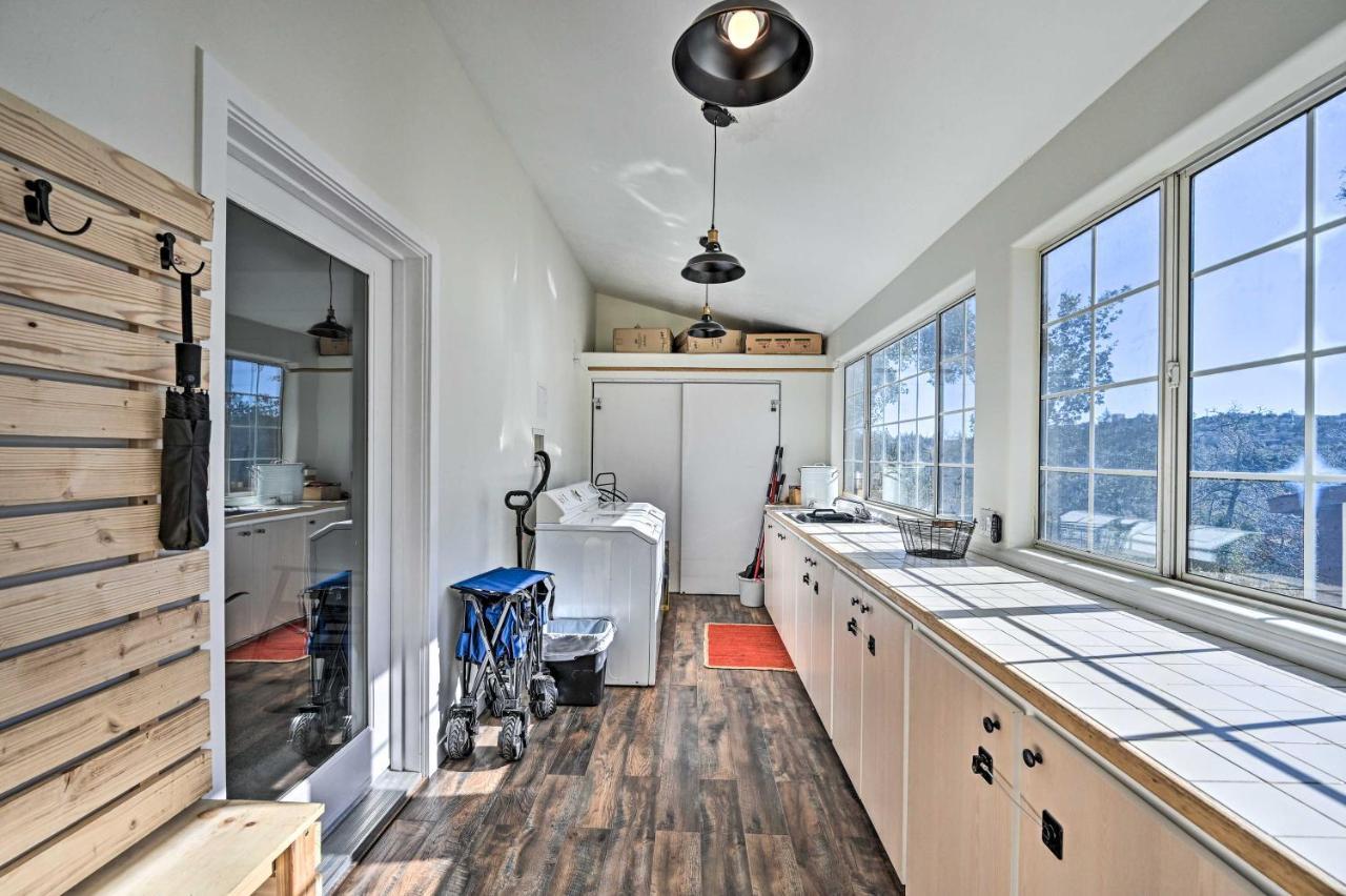 Inviting Julian Home With Scenic View And Hot Tub Exterior foto
